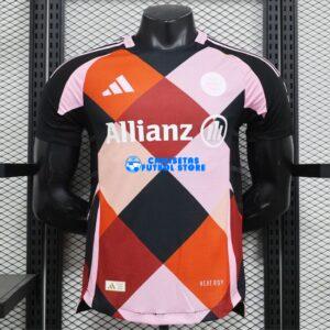 Maglia Bayern Munich Pre-Partita Calcio 2024/2025 (EDIZIONE GIOCATORE) Rosa