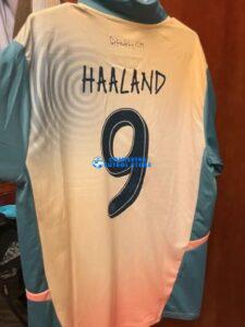 Maglia Manchester City Cuarta Calcio 2024/2025 photo review
